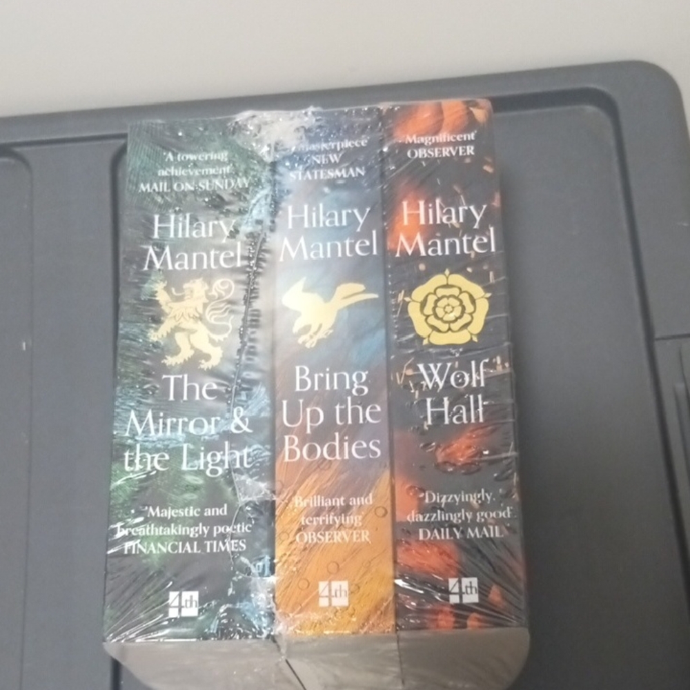 Book Set - The Mirror & the Light, Bring Up the Bodies, Wolf Hall